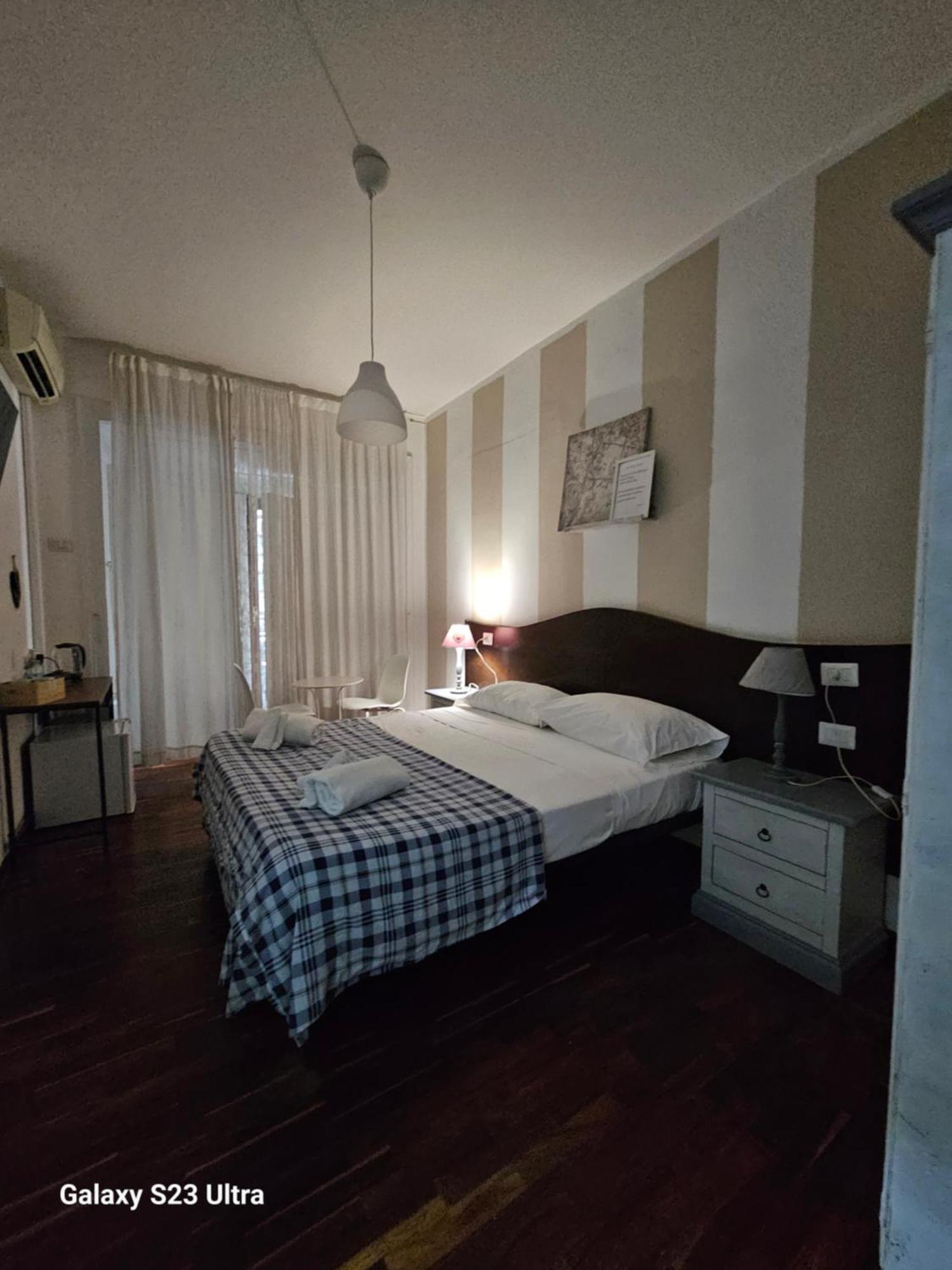 B&B Napoli Centrale Room&Jacuzzi Exterior foto