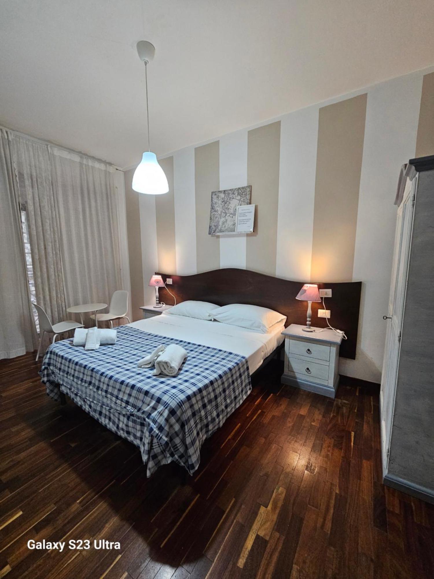 B&B Napoli Centrale Room&Jacuzzi Exterior foto