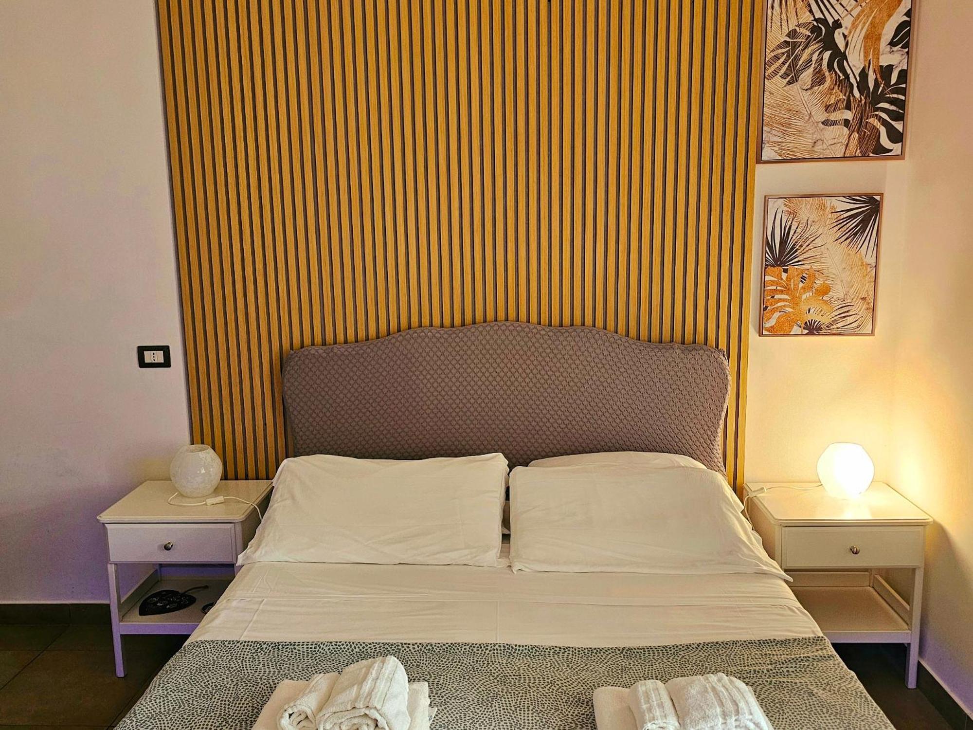 B&B Napoli Centrale Room&Jacuzzi Exterior foto