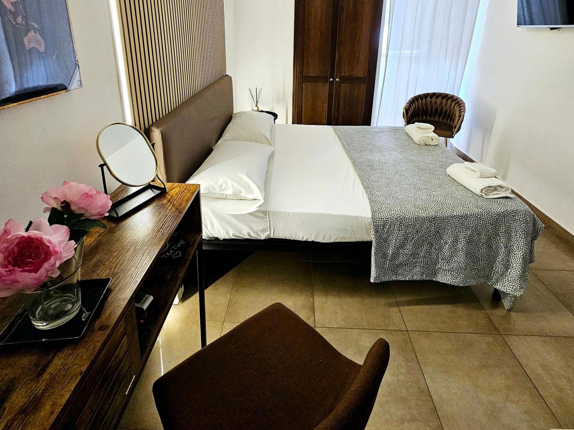 B&B Napoli Centrale Room&Jacuzzi Exterior foto