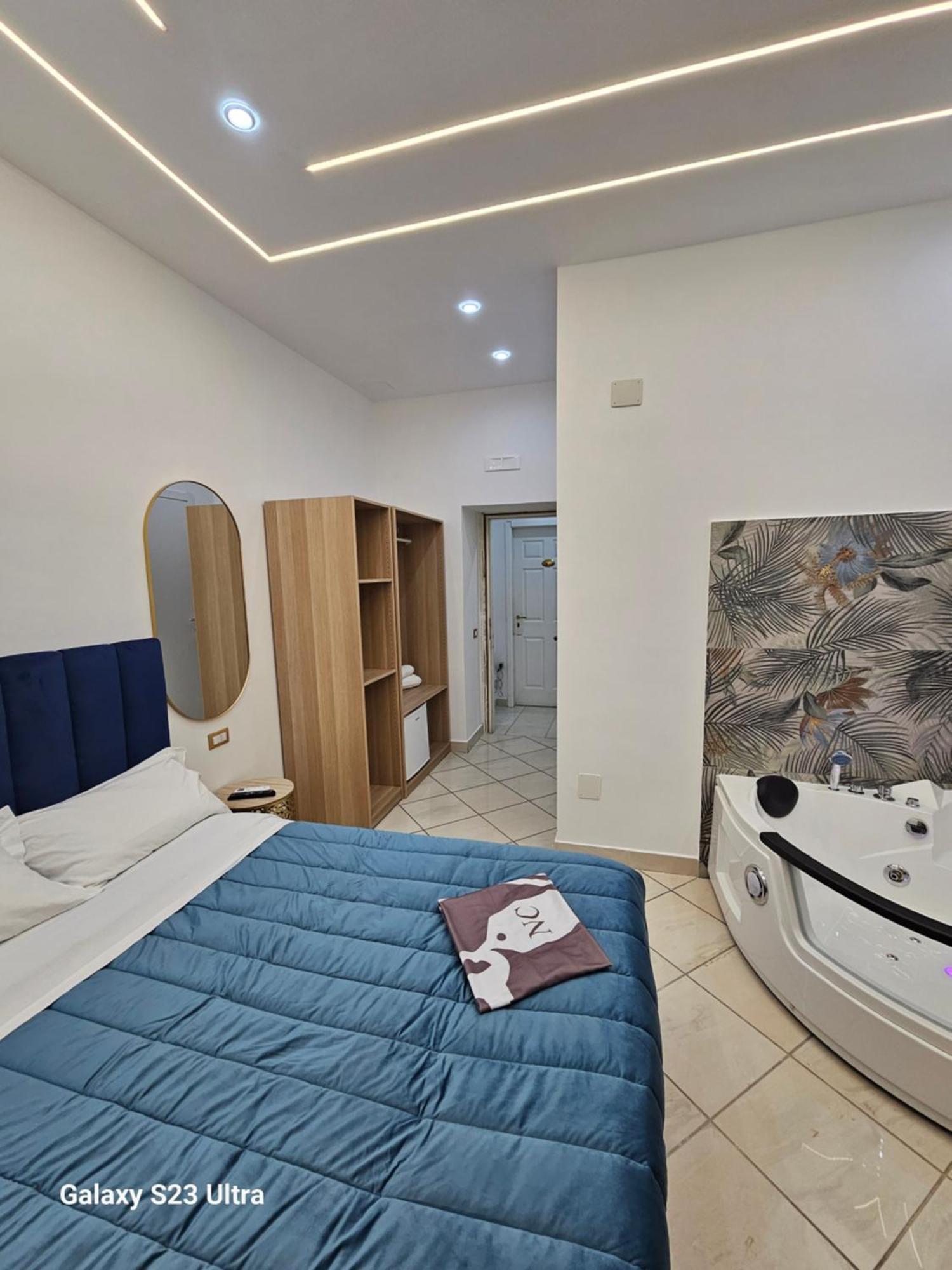 B&B Napoli Centrale Room&Jacuzzi Exterior foto