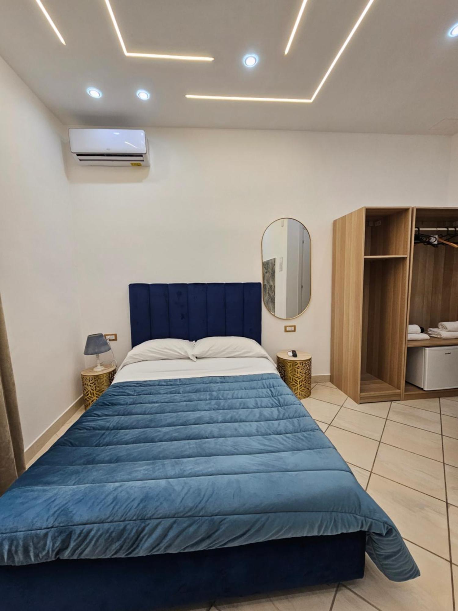 B&B Napoli Centrale Room&Jacuzzi Exterior foto