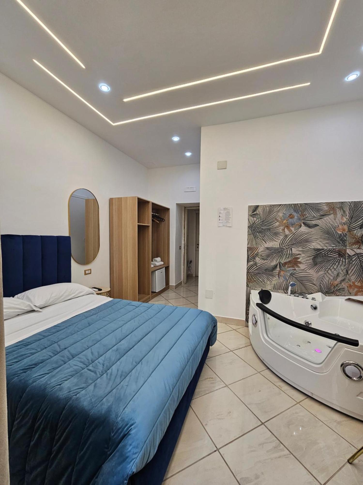 B&B Napoli Centrale Room&Jacuzzi Exterior foto