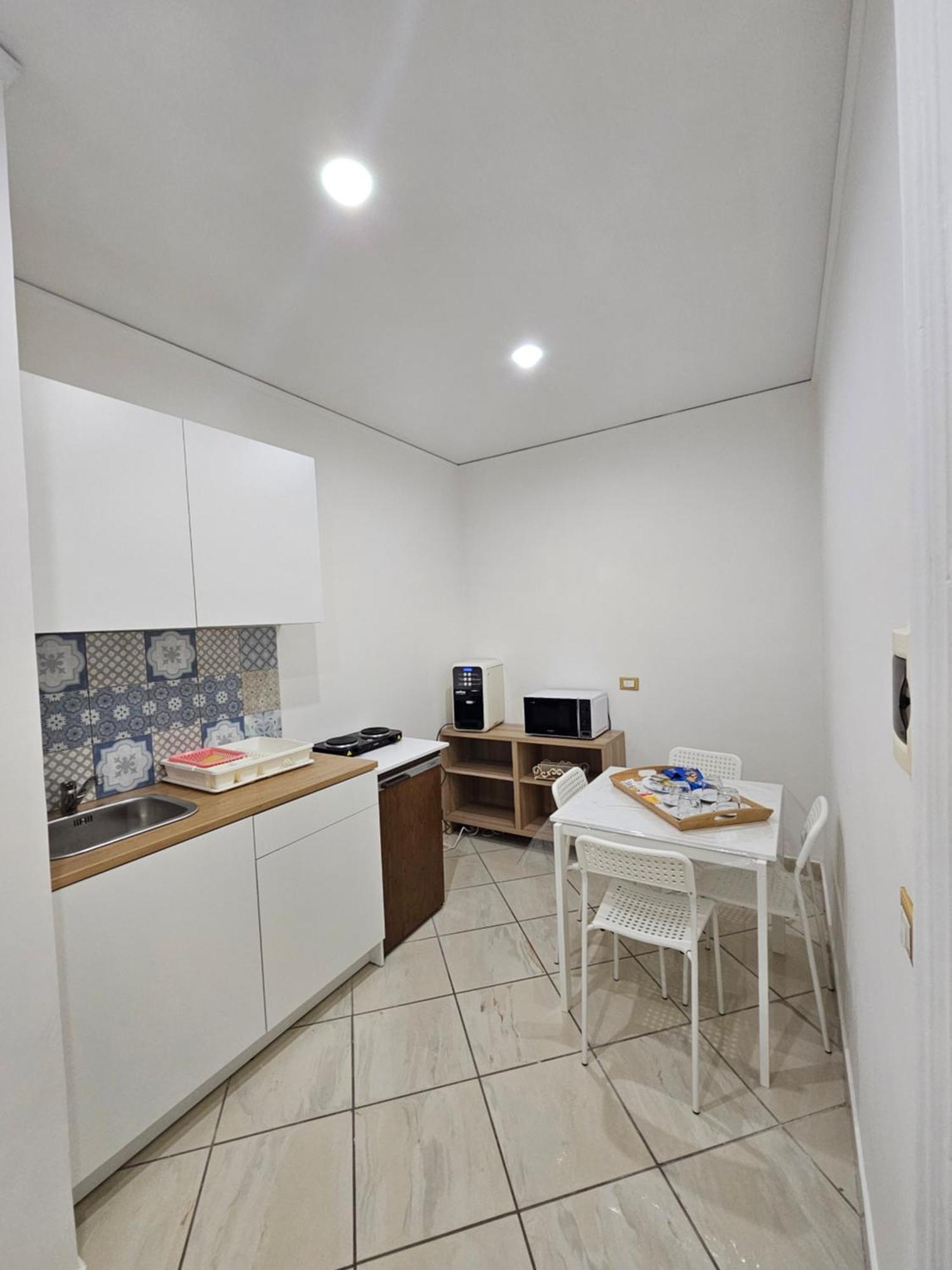 B&B Napoli Centrale Room&Jacuzzi Exterior foto