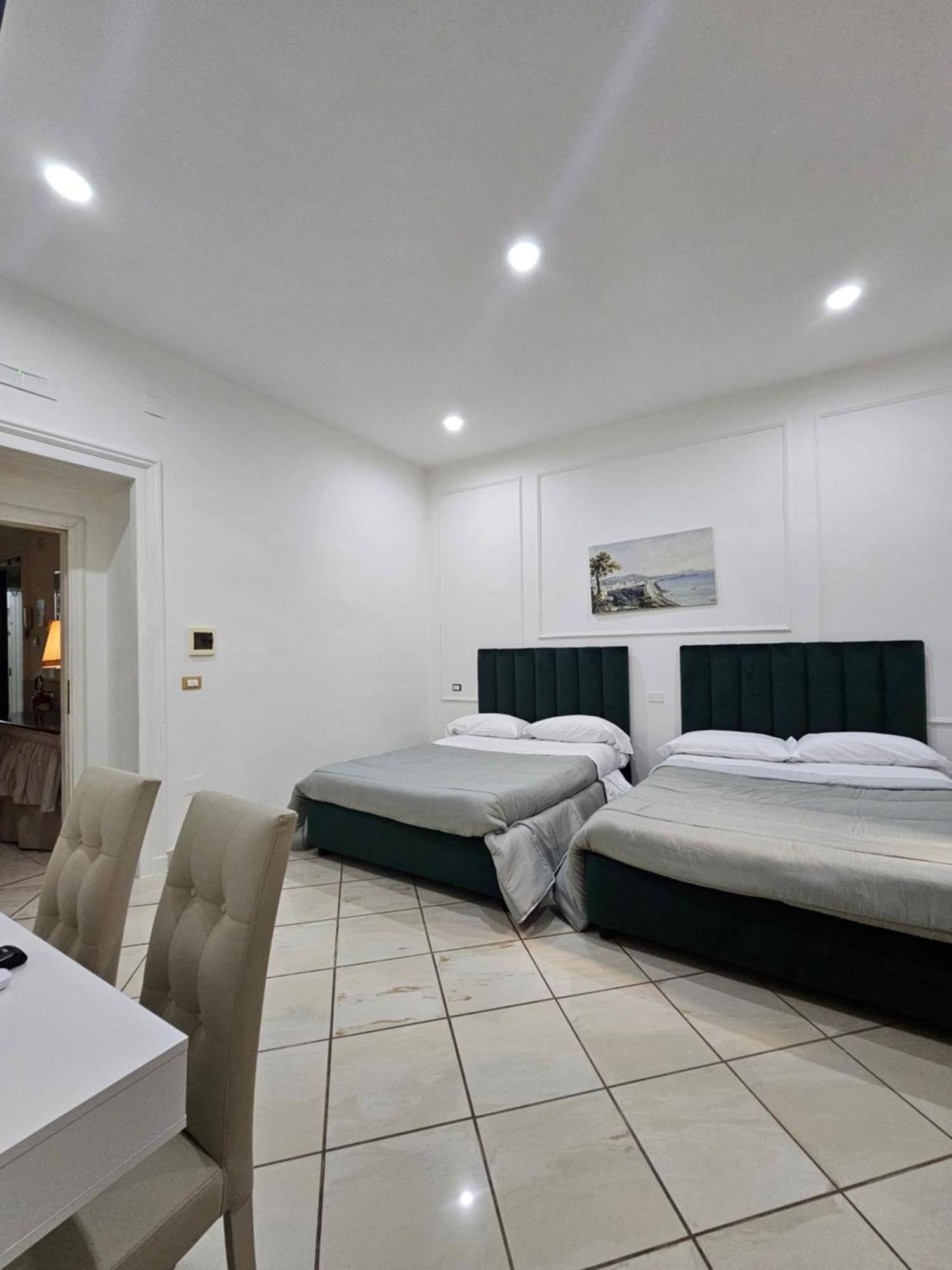 B&B Napoli Centrale Room&Jacuzzi Exterior foto