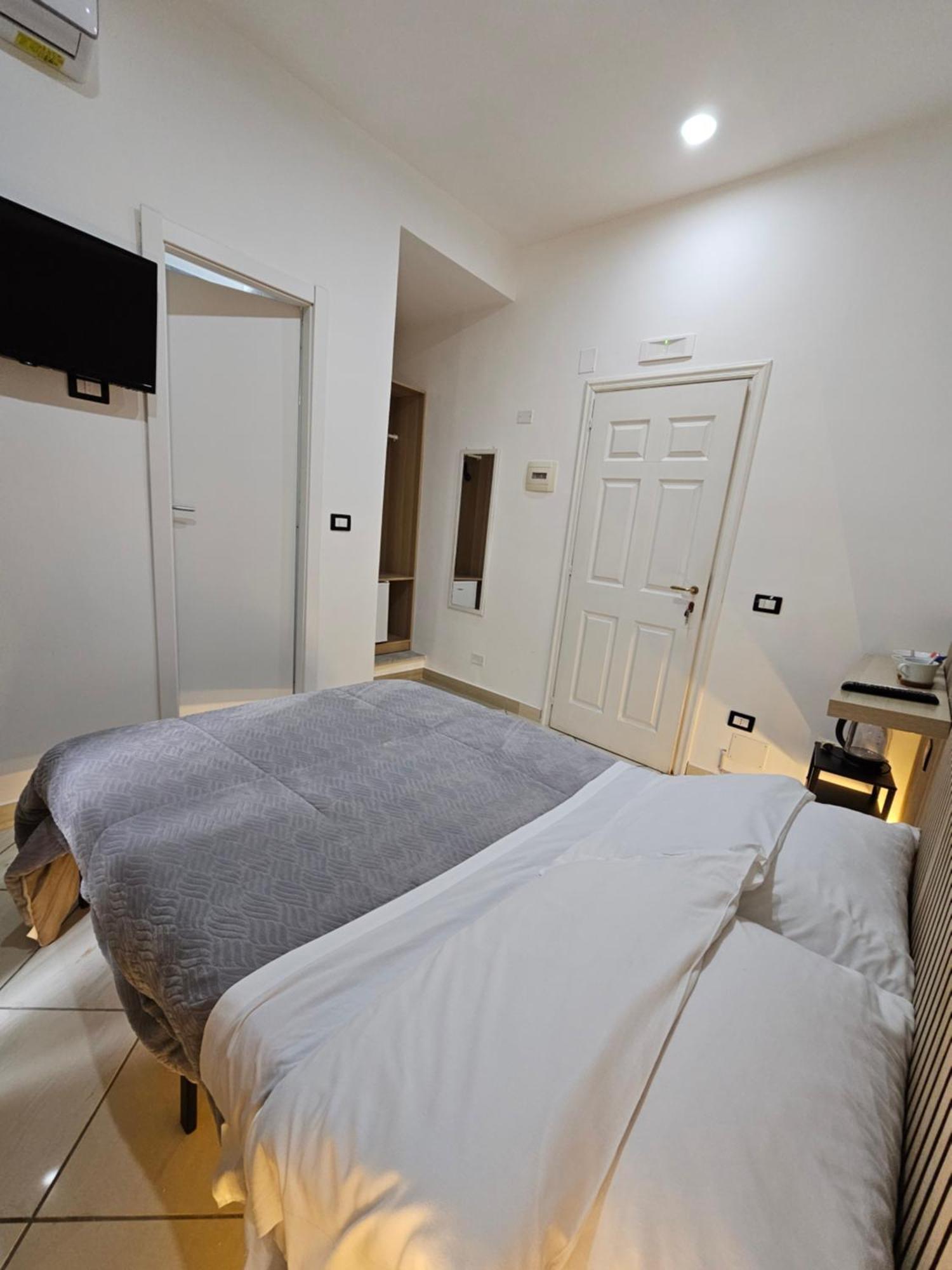 B&B Napoli Centrale Room&Jacuzzi Exterior foto